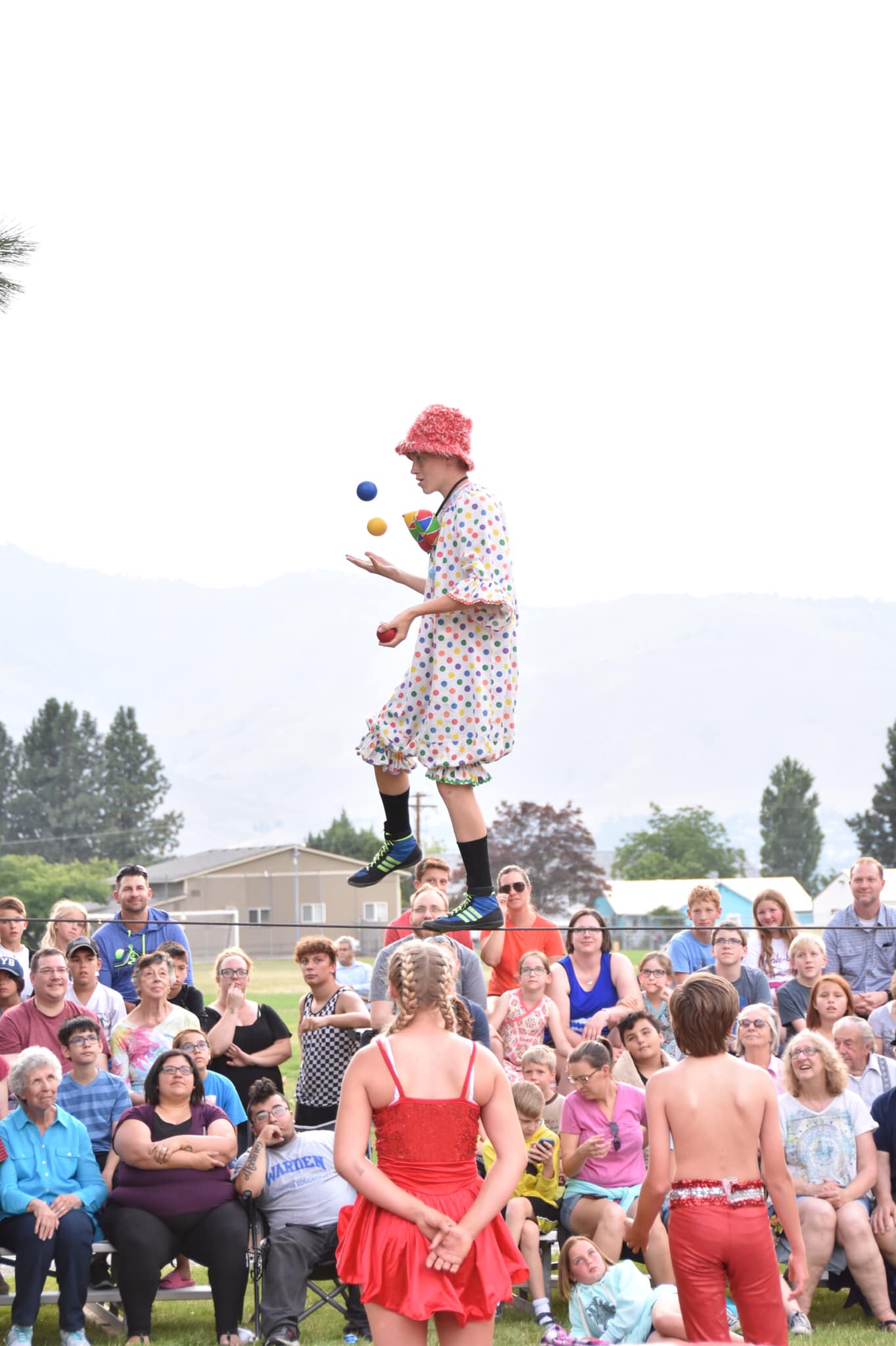 image-916871-Henry_Juggling-e4da3.jpg